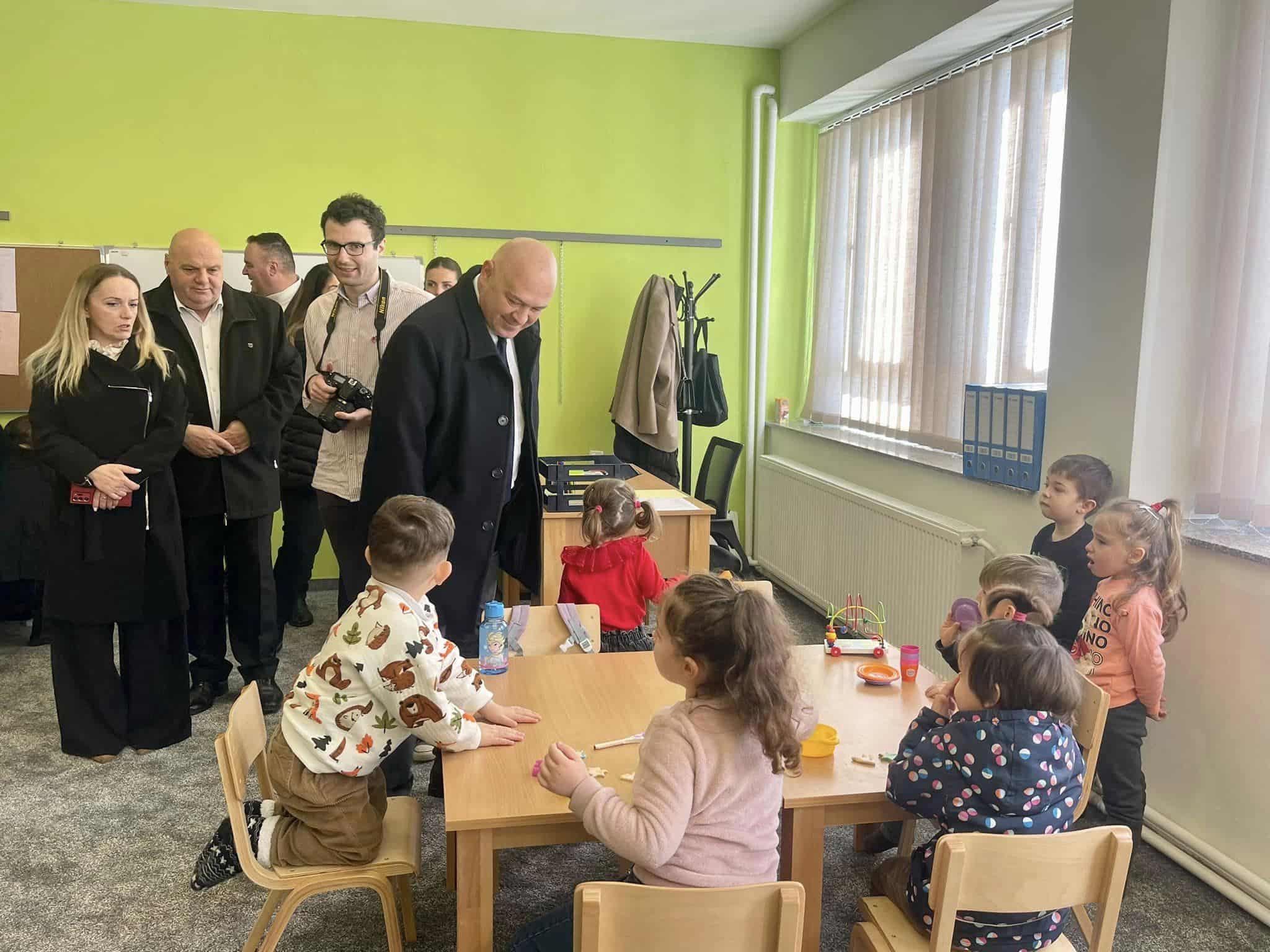 Inaugurohet Qendra e Kujdesit dhe Zhvillimit në Fëmijërinë e Hershme në Molliq
