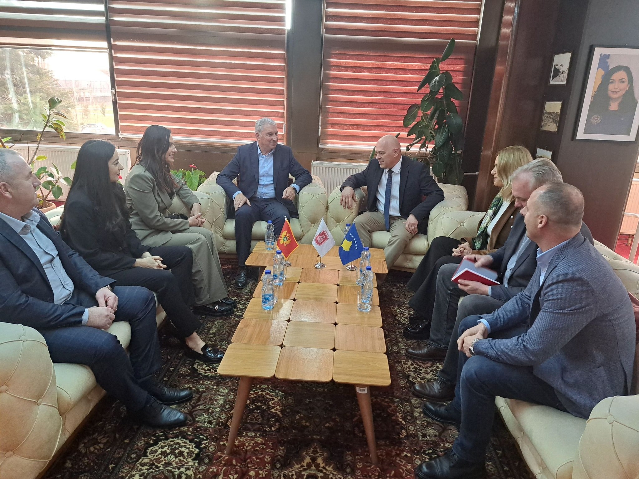 Një delegacioni nga Tuzi i Malit të Zi viziton Gjakovën