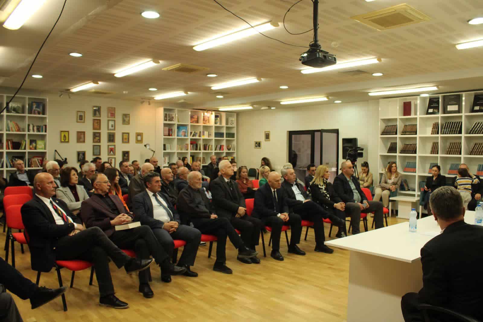 Promovohet libri “Qeverisja e Shqiperisë gjatë Luftës së II-të Botërore (1939-1944) ” e autorit Gjet Ndoj