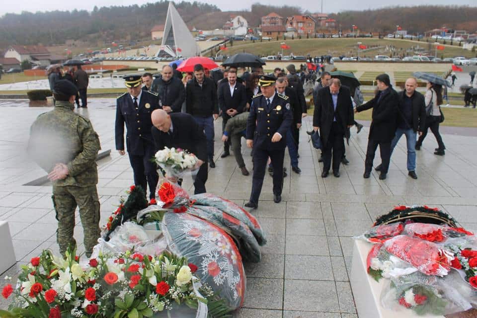 Kryetari Ardian Gjini, merr pjesë në aktivitetet përkujtimore në Prekaz