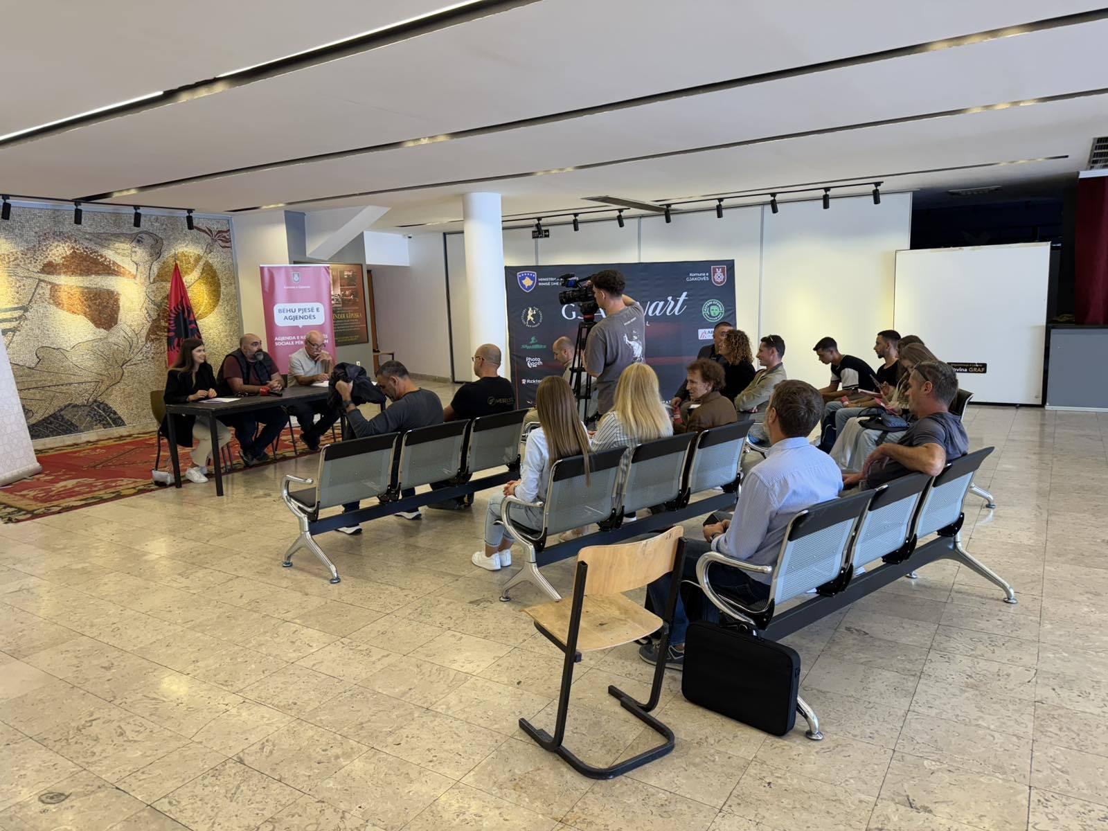 Mbahet konsultim publik me qytetarët e Gjakovës