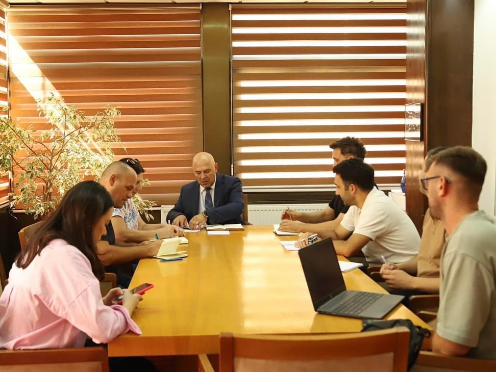Komuna e Gjakovës dhe”Iniciativa për Progres” në partneritet për implementimin e projektit “Tenderimi Transparent për Menaxhimin Kualitativ të Projekteve”