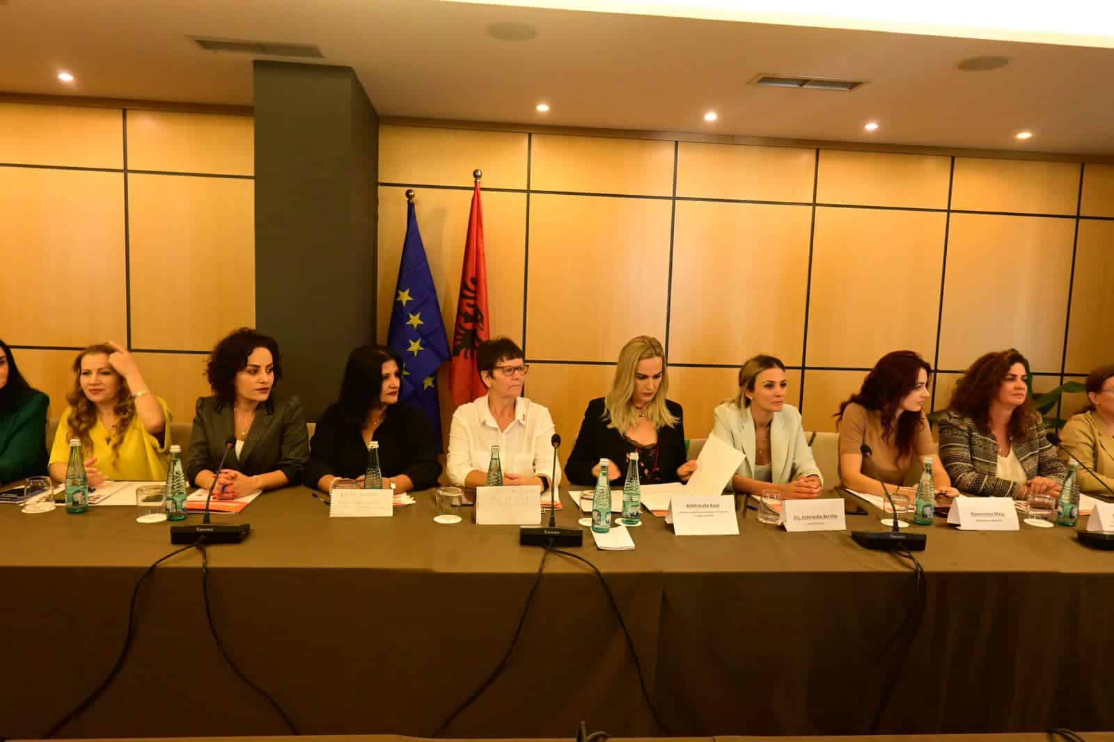 Kryesuesja Kuqi merr pjesë në Konferencën “Gruaja në pushtetin vendor – imazhi dhe fuqizimi i rolit të saj”