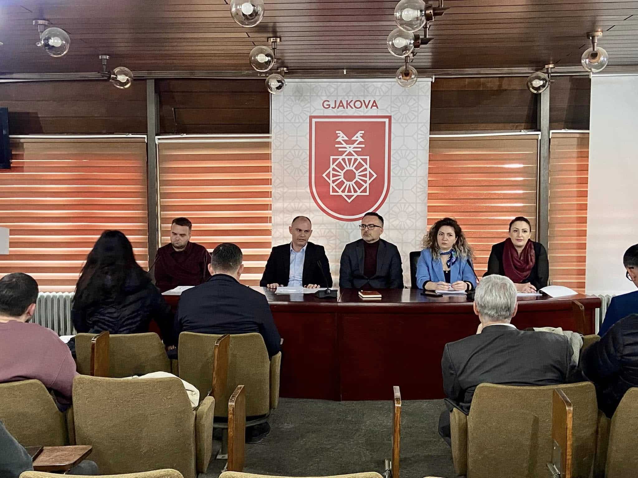 Mbahet konsultim publik për projekt rregulloren për organizimin e brendshëm, sistematizimin dhe klasifikimin e vendeve të punës