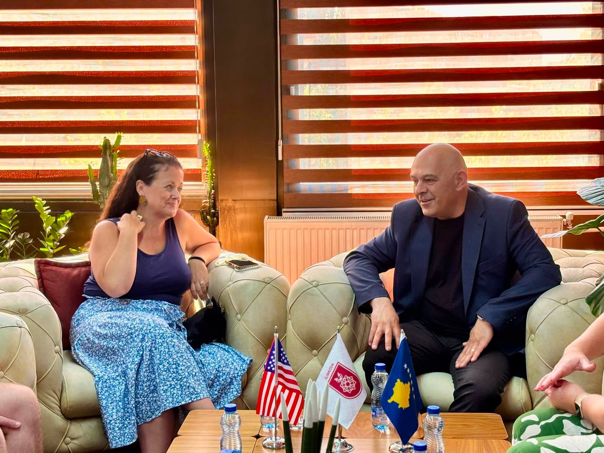 Kryetari Ardian Gjini priti të rinjtë amerikanë në kuadër të programit të shkëmbimit rinor