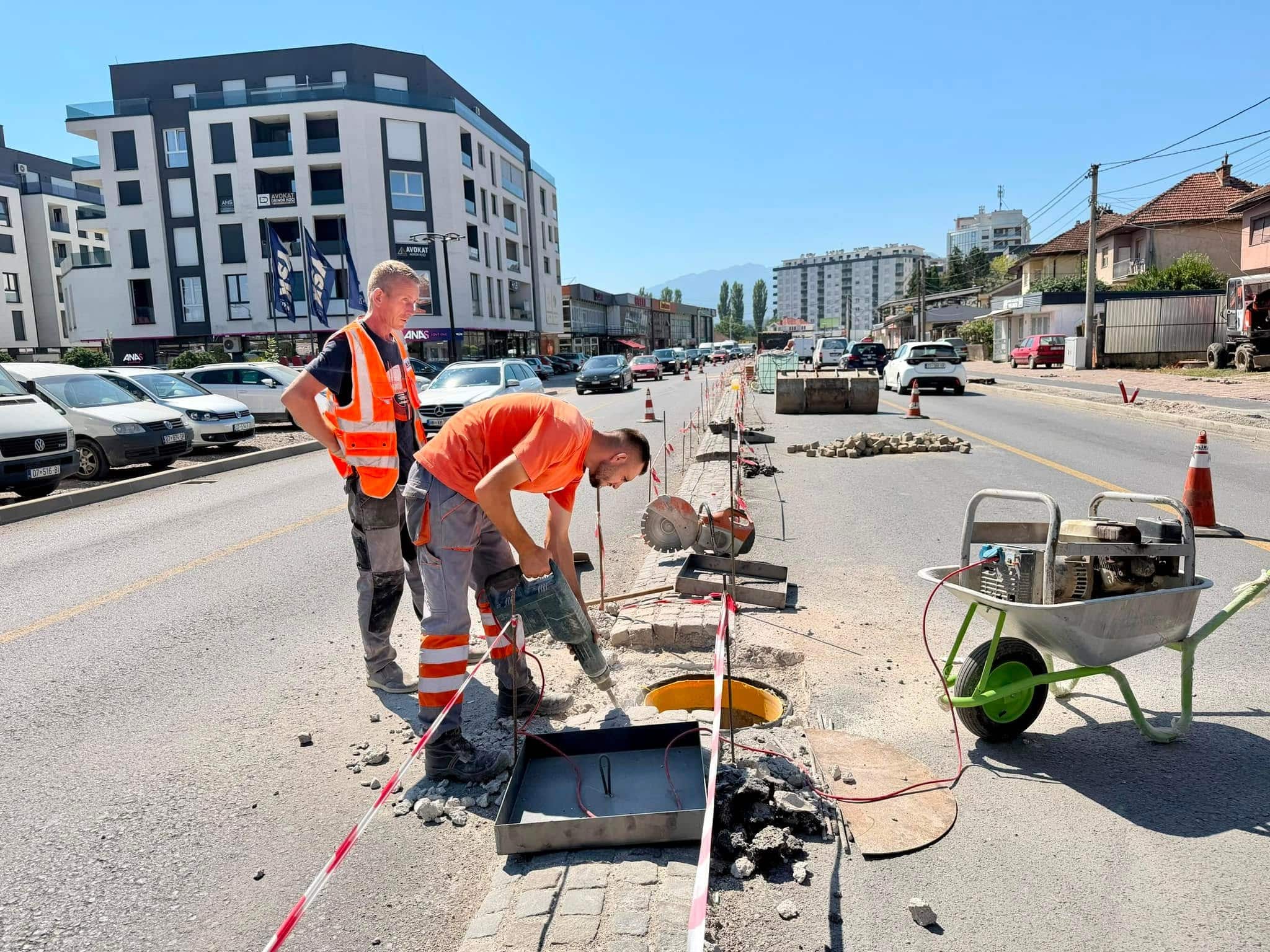 Kryetari Ardian Gjini vizitoi projektet infrastrukturore në zhvillim